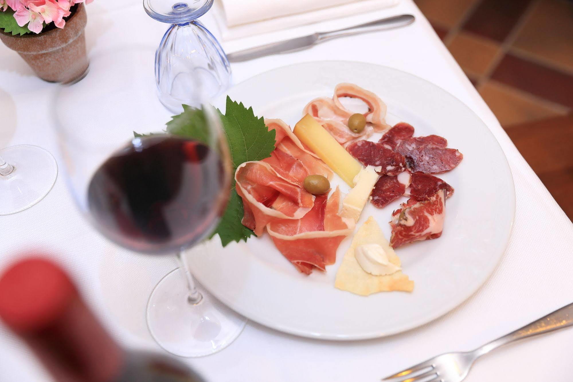 Hotel Ristorante S'Astore Benetutti Kültér fotó